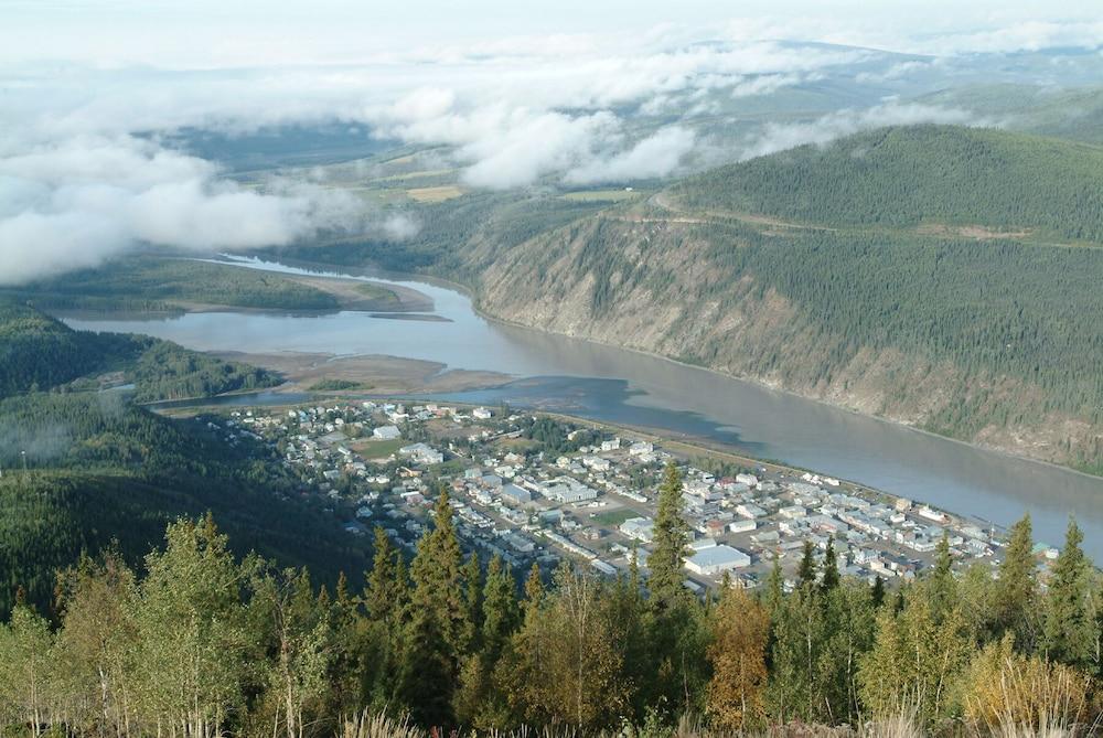 Holland America Dawson City Inn Exterior foto