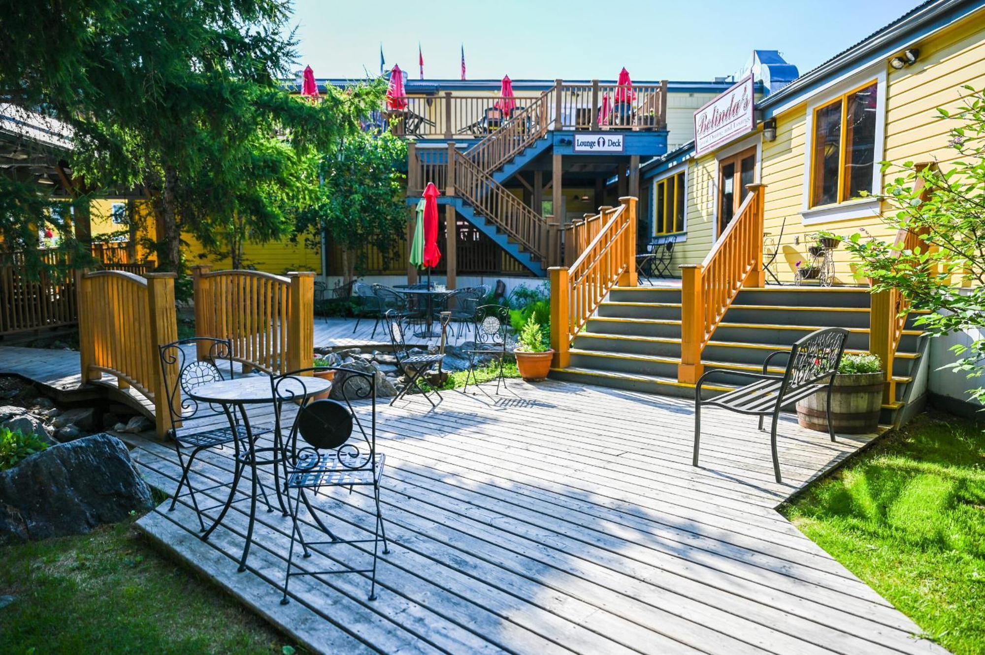 Holland America Dawson City Inn Exterior foto